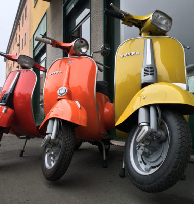vespa rosso arancio giallo